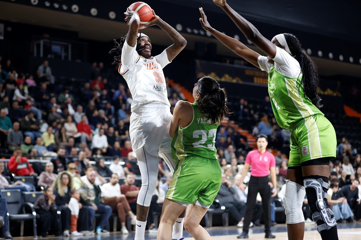 ING Kadınlar Basketbol Süper Ligi'nin 17. haftasında ÇİMSA ÇBK Mersin, Servet Tazegül Spor...