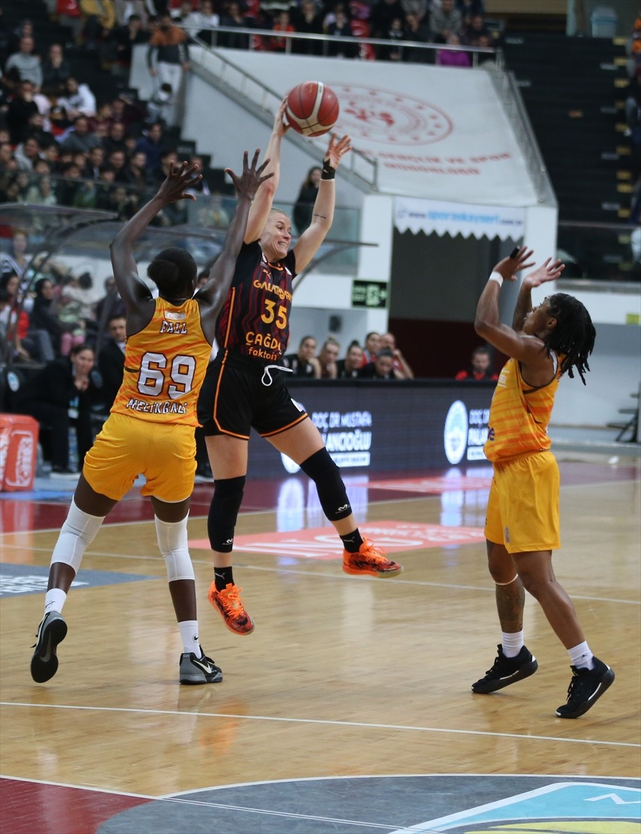 ING Kadınlar Basketbol Süper Ligi'nin 17. haftasında Melikgazi Kayseri Basketbol ile Galatasaray...