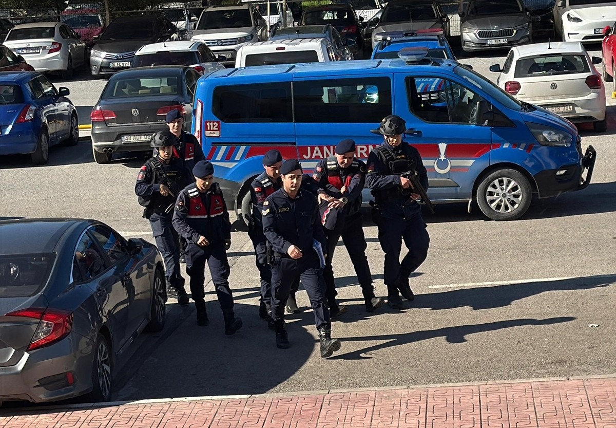 Interpol tarafından kırmızı bültenle aranan yabancı uyruklu kişi, Muğla'nın Bodrum ilçesinde...