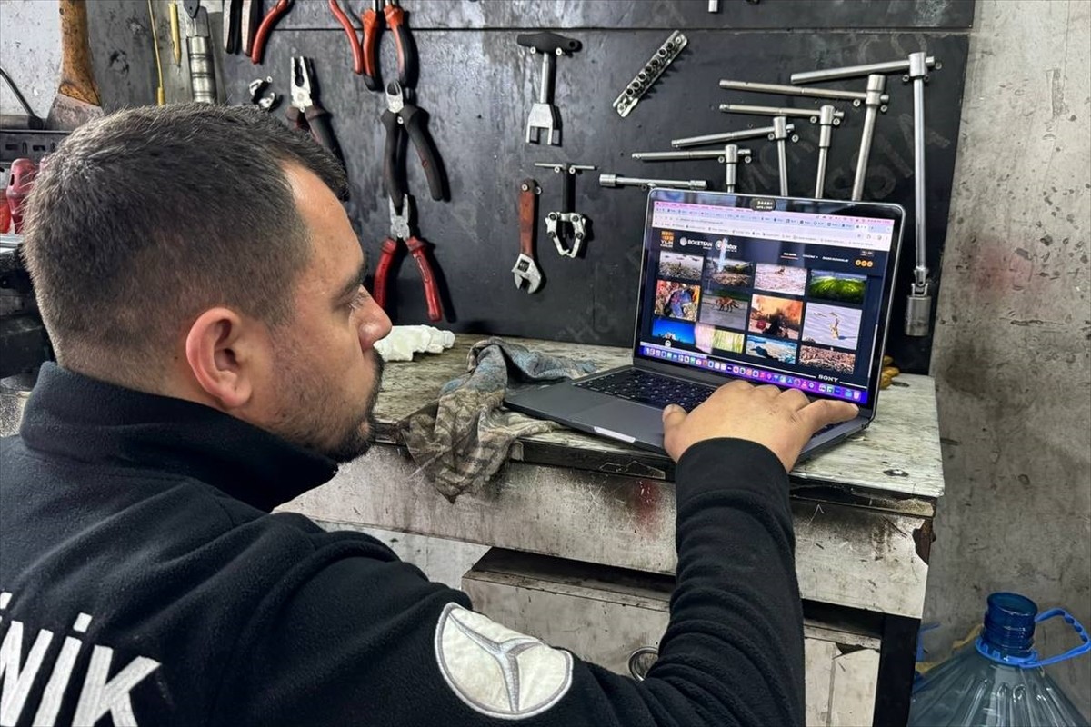 İstanbul'da otomobil ustaları, Anadolu Ajansının (AA) gözünden 2024'e damga vuran fotoğrafların...