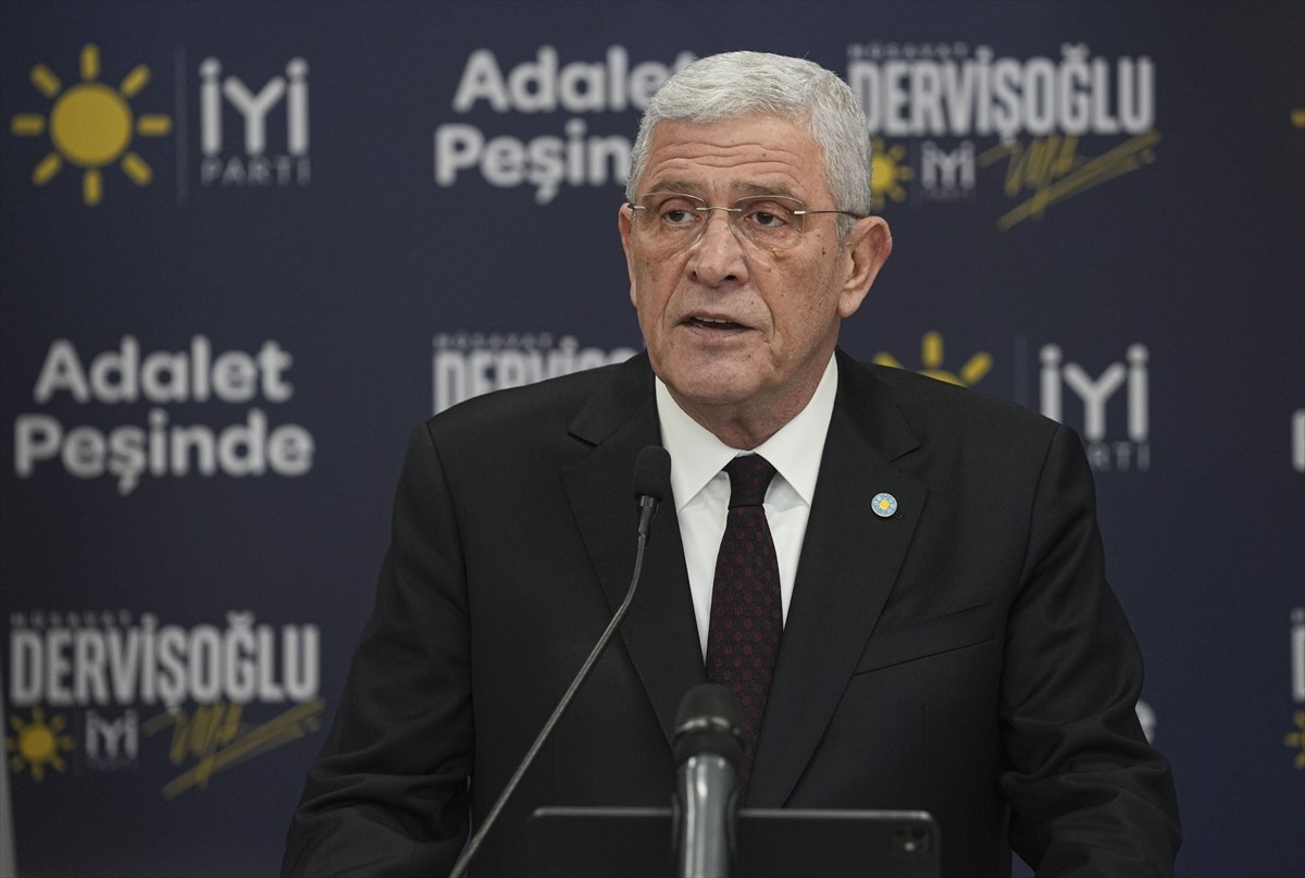 İYİ Parti Genel Başkanı Müsavat Dervişoğlu, parti genel merkezinde düzenlediği basın toplantısında...