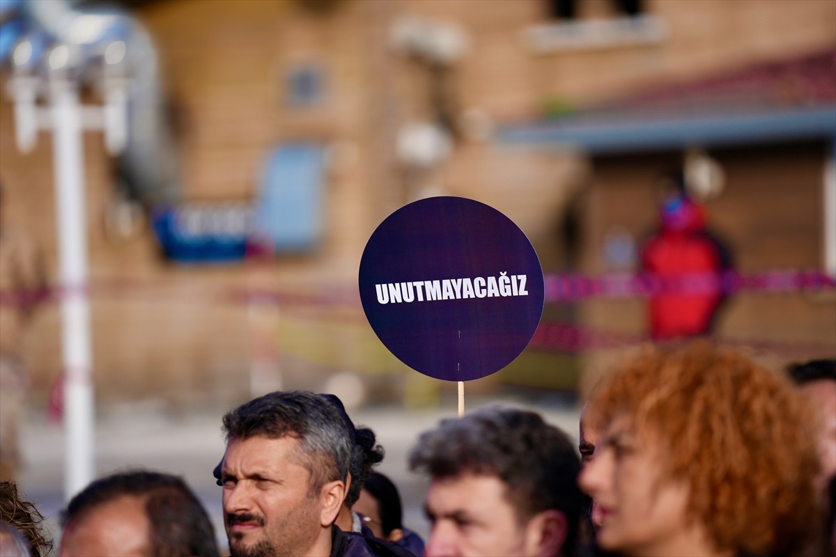 Kartalkaya Kayak Merkezi'ndeki Grand Kartal Otel'de çıkan yangında yaşamını yitiren 78 kişi için...