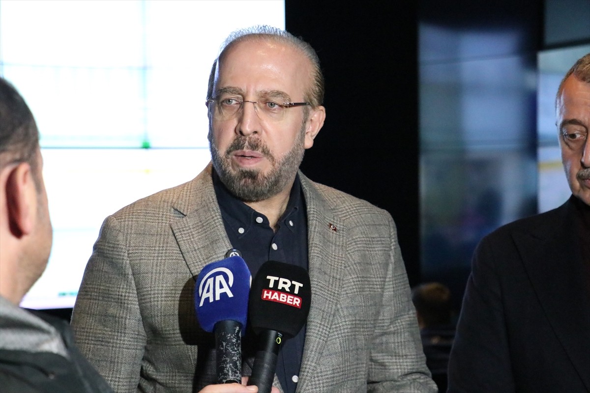 Kocaeli'nin Darıca ilçesinde bir evde meydana gelen doğal gaz kaynaklı patlama sonucu 13 kişi...