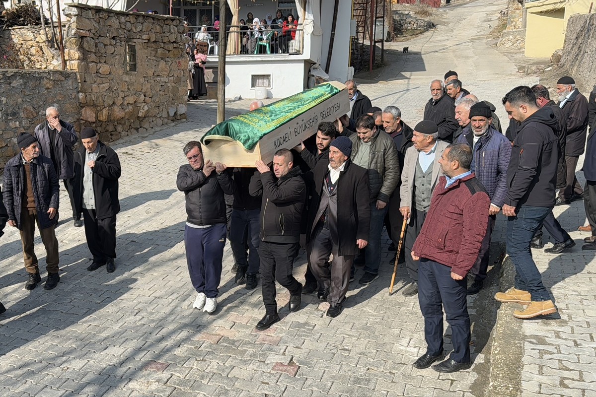 Malatya'da kaybolduktan 12 yıl sonra kemikleri bulunan Hüseyin Bağatur'un cenazesi Elazığ'ın Keban...