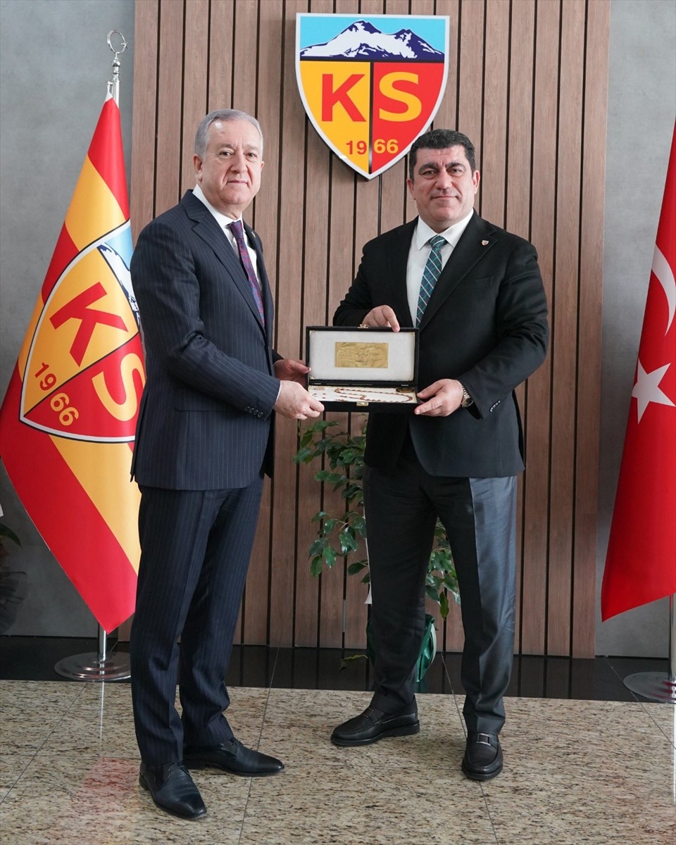 MHP Genel Başkan Yardımcısı Sadir Durmaz (solda), Kayserispor Kulübü'nü ziyaret etti. Kulüp...
