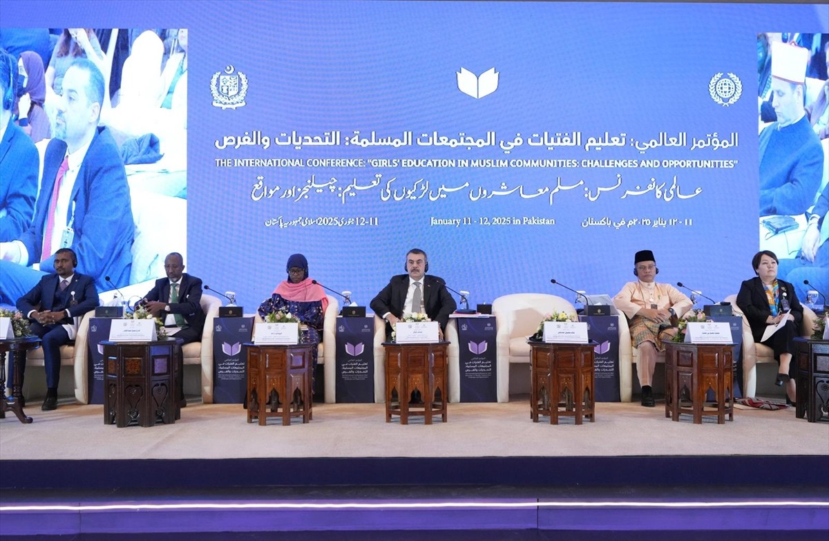 Milli Eğitim Bakanı Yusuf Tekin, Pakistan'ın başkenti İslamabad'da düzenlenen "Müslüman...