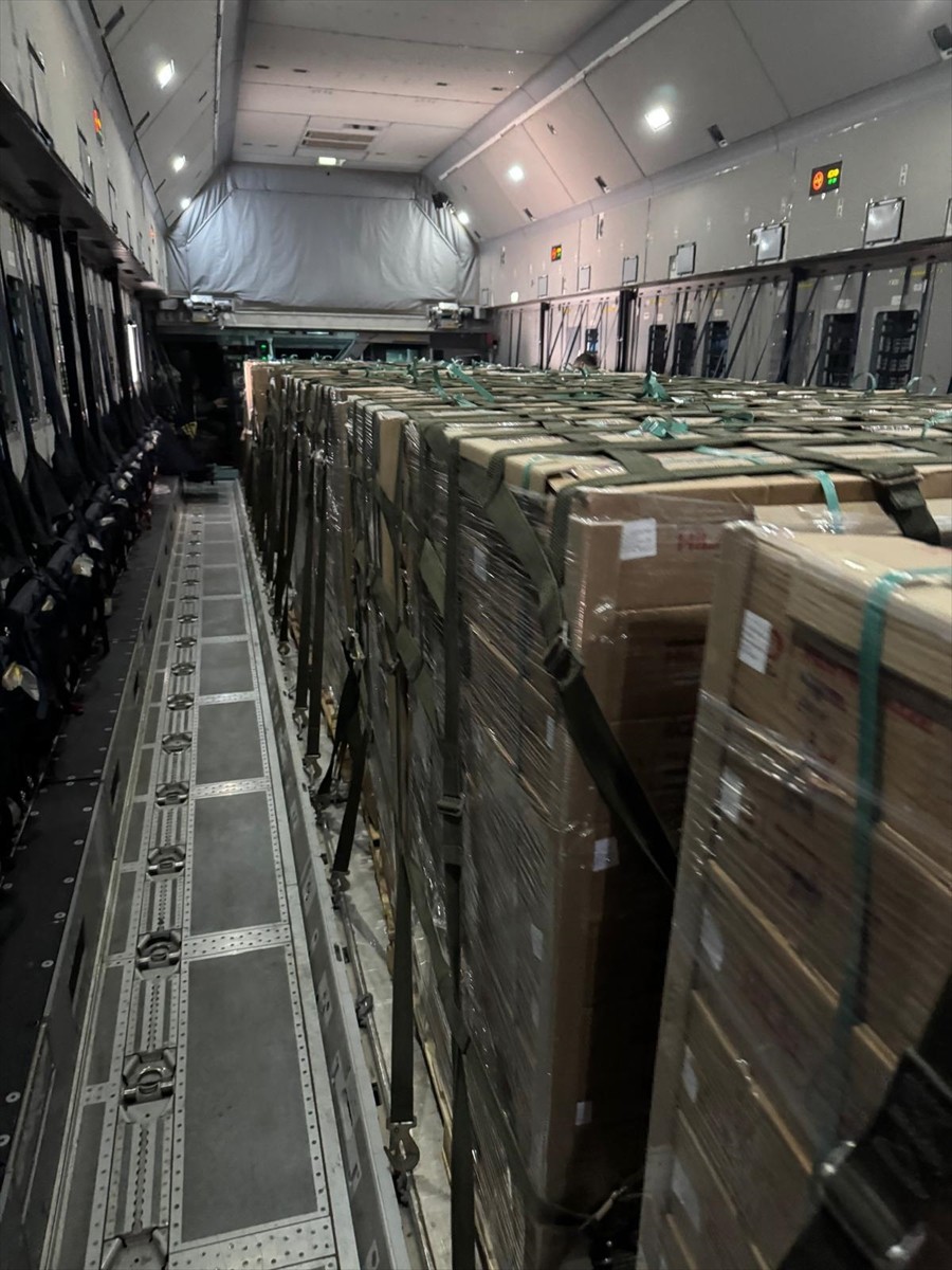Milli Savunma Bakanlığı (MSB), Gazze için hazırlanan 24 ton gıda malzemesinin, Hava Kuvvetleri...