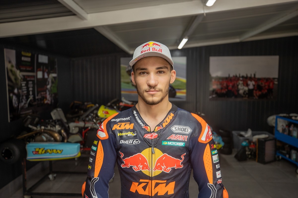 Moto2 Dünya Şampiyonası'nda mücadele eden milli motosikletçi Deniz Öncü, yenilenen motoruyla...