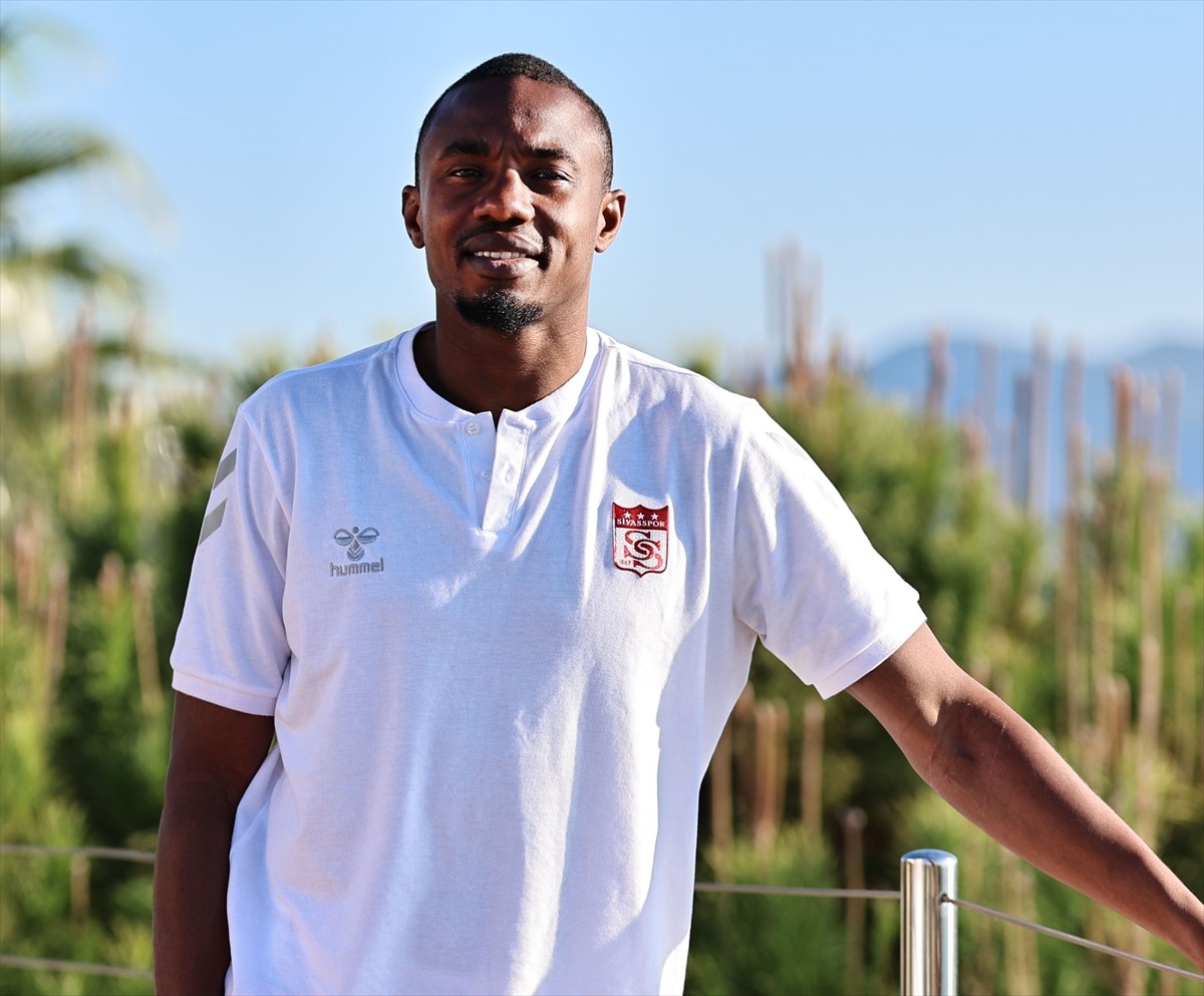 Net Global Sivasspor'un Gineli futbolcusu Fode Koita, kırmızı-beyazlı ekibin hedefleri bulunduğuna...