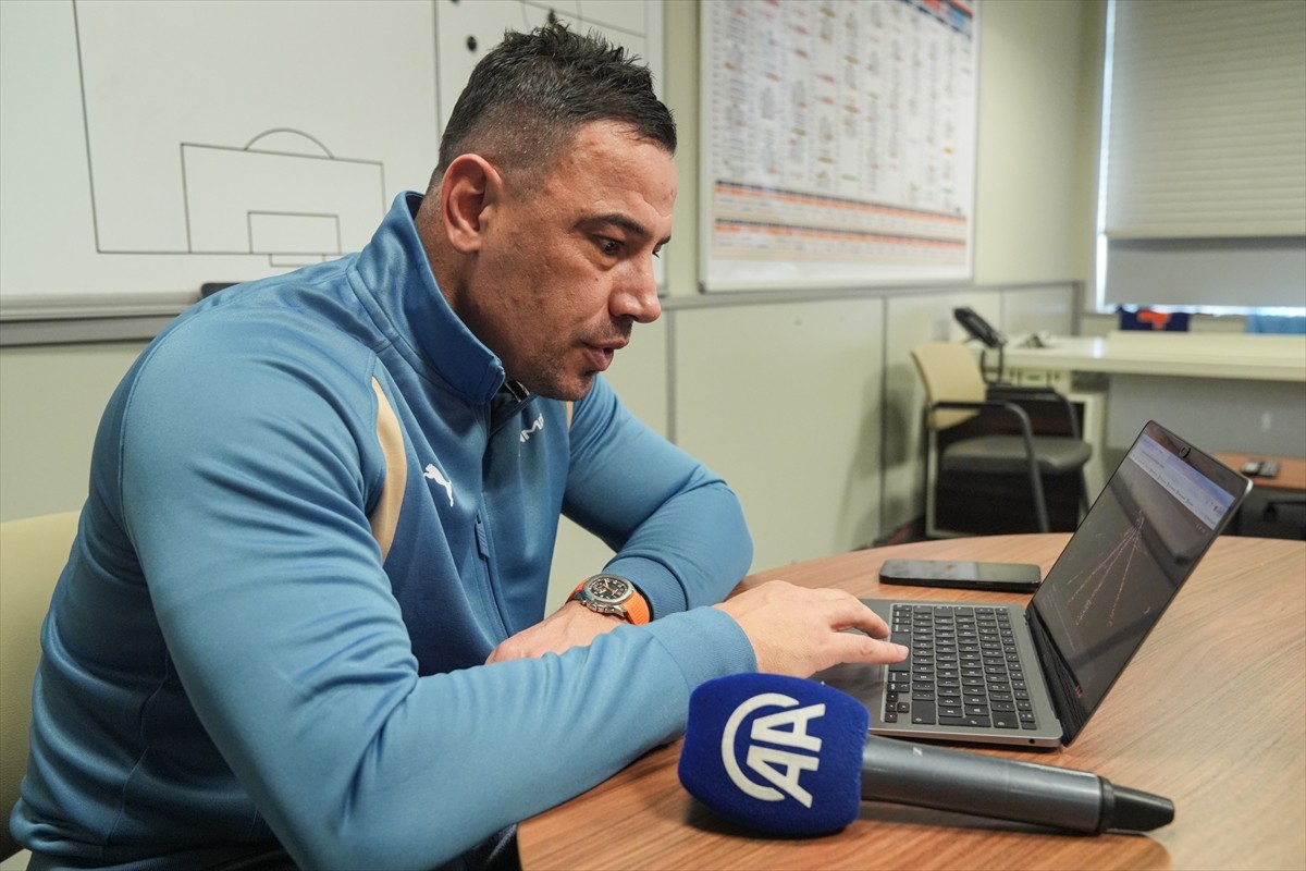 RAMS Başakşehir Teknik Direktörü Çağdaş Atan, Anadolu Ajansının (AA) gözünden 2024'e damga vuran...