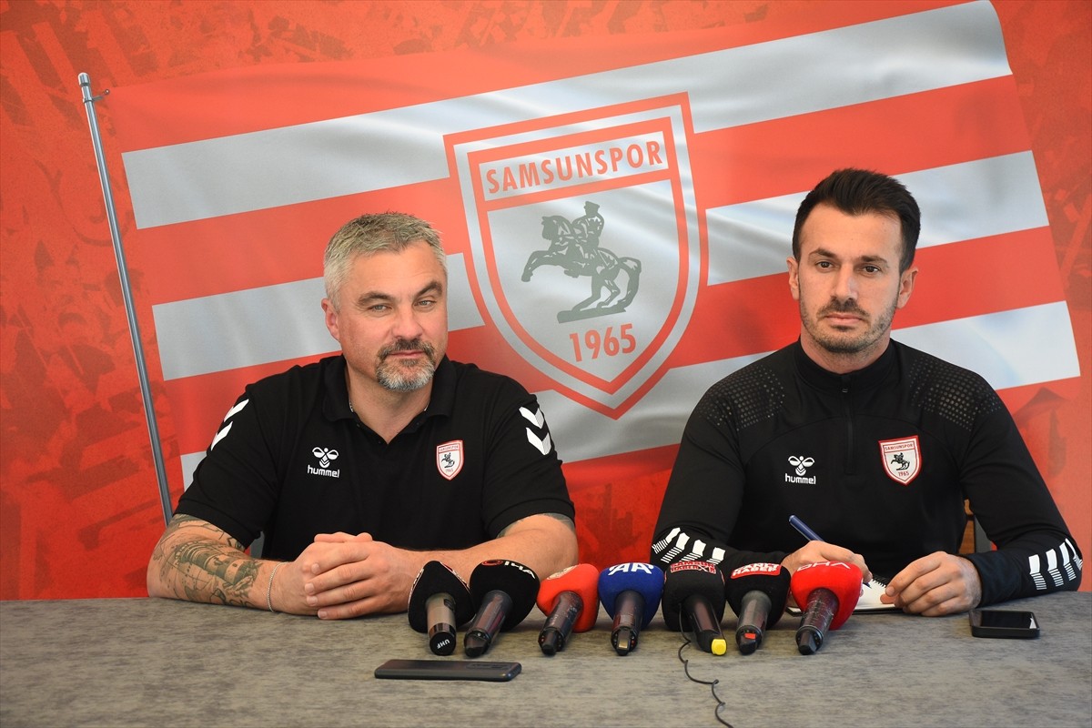 Reeder Samsunspor Teknik Direktörü Thomas Reis, Trendyol Süper Lig'in 18. haftasında sahasında...