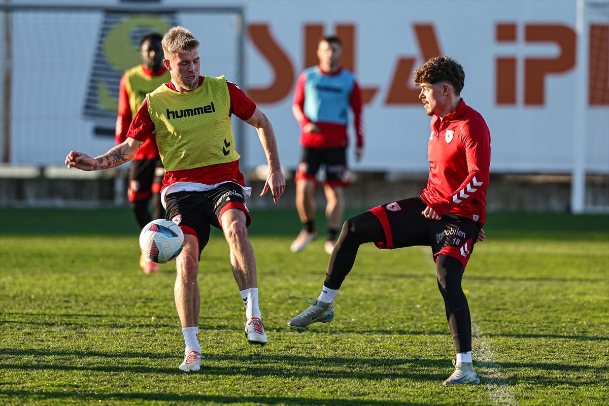 Reeder Samsunspor, Trendyol Süper Lig'in 22. haftasında RAMS Başakşehir ile deplasmanda oynayacağı...