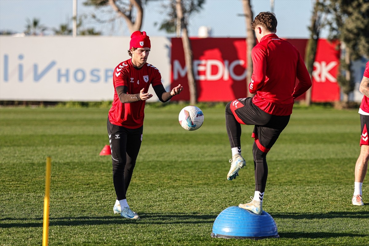 Reeder Samsunspor, Trendyol Süper Lig'in 22. haftasında RAMS Başakşehir ile deplasmanda oynayacağı...