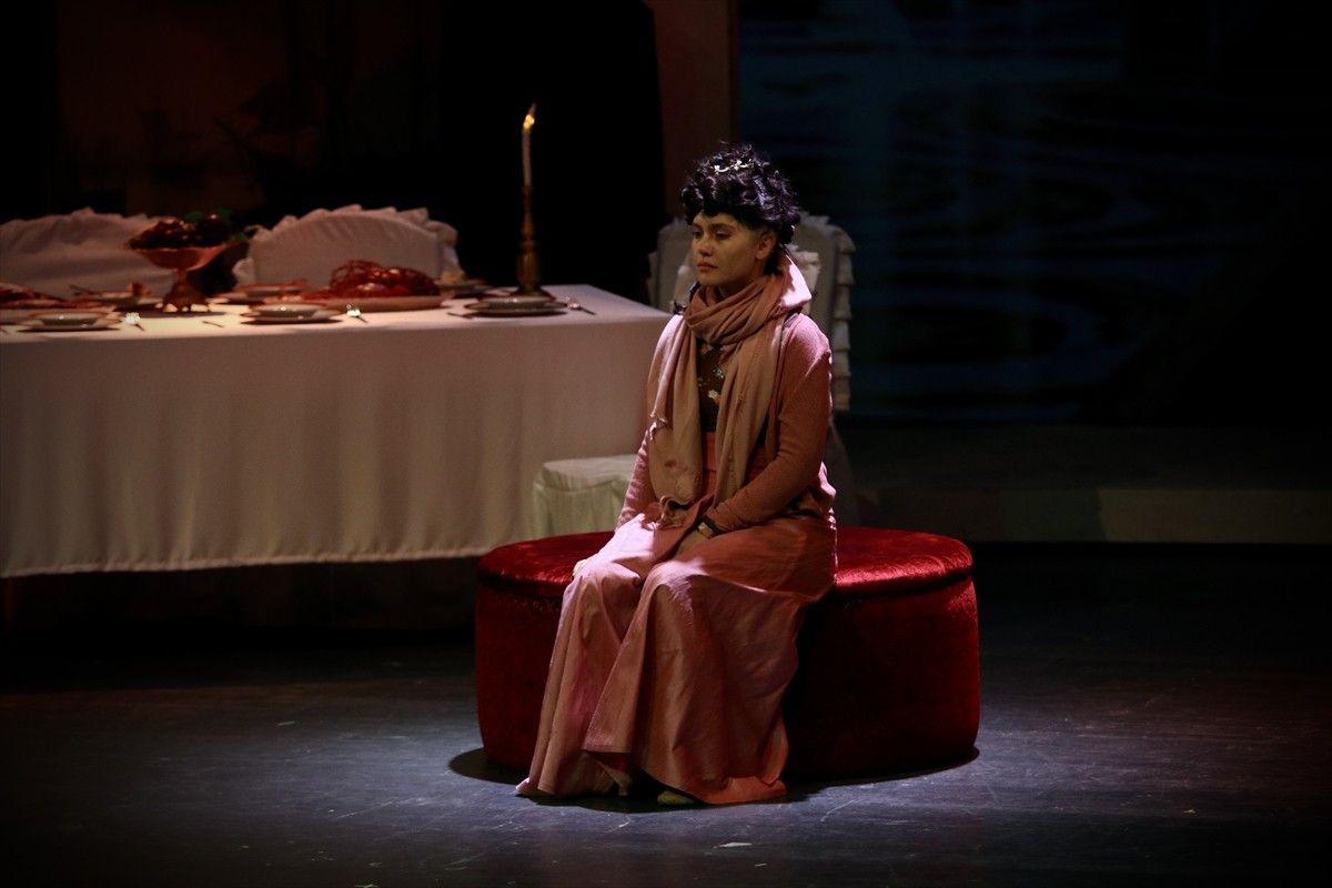 Samsun Devlet Opera ve Balesi (SAMDOB), "La Traviata" operasını sahneledi. Fransız yazar Alexandre...