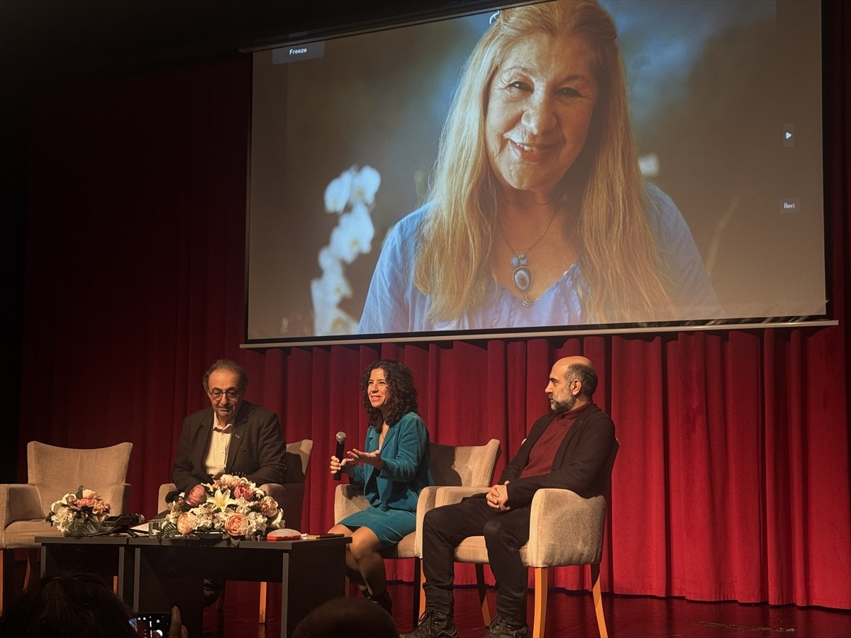 Sinema ve tiyatro oyuncusu Ayla Algan'ın vefatının birinci yılında Üsküdar Belediyesi Altunizade...