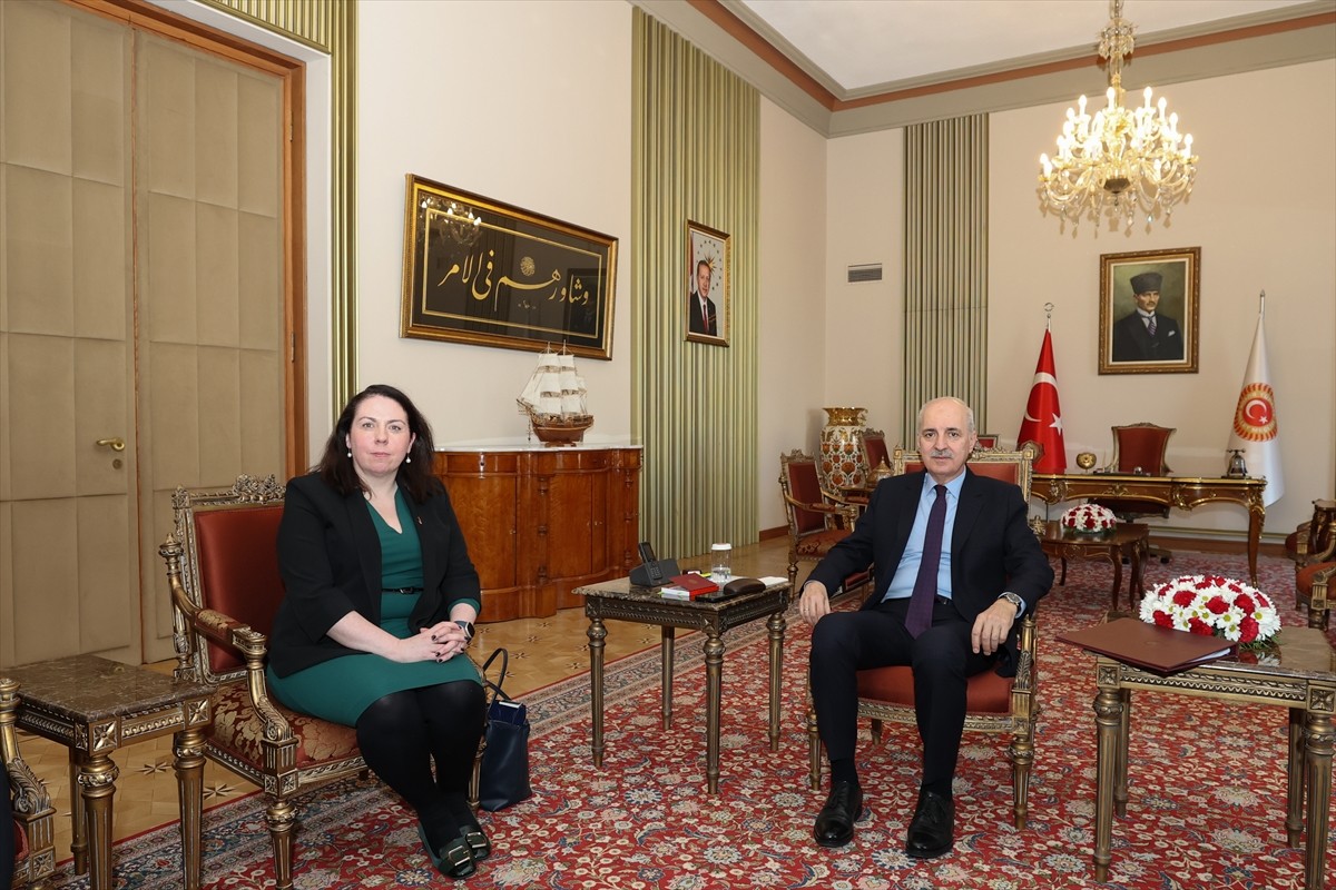 TBMM Başkanı Numan Kurtulmuş, İrlanda’nın Ankara Büyükelçisi Clare Brosnan’ı makamında kabul...