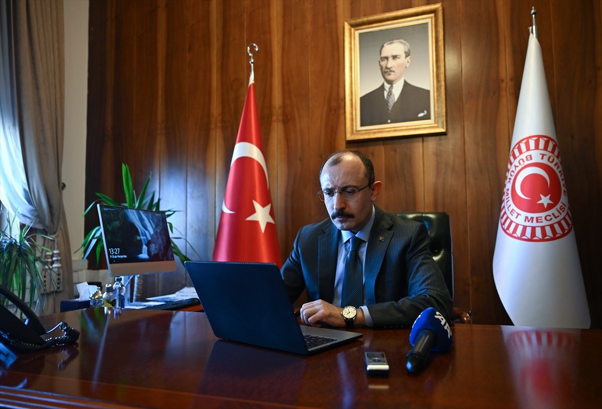 TBMM Plan ve Bütçe Komisyonu Başkanı ve AK Parti Samsun Milletvekili Mehmet Muş, Anadolu Ajansının...