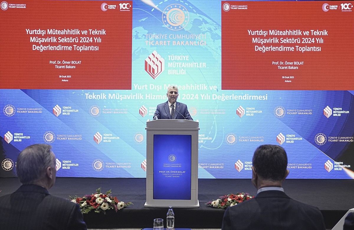 Ticaret Bakanı Ömer Bolat, Türkiye Müteahhitler Birliği'nde düzenlenen ''Yurtdışı Müteahhitlik ve...