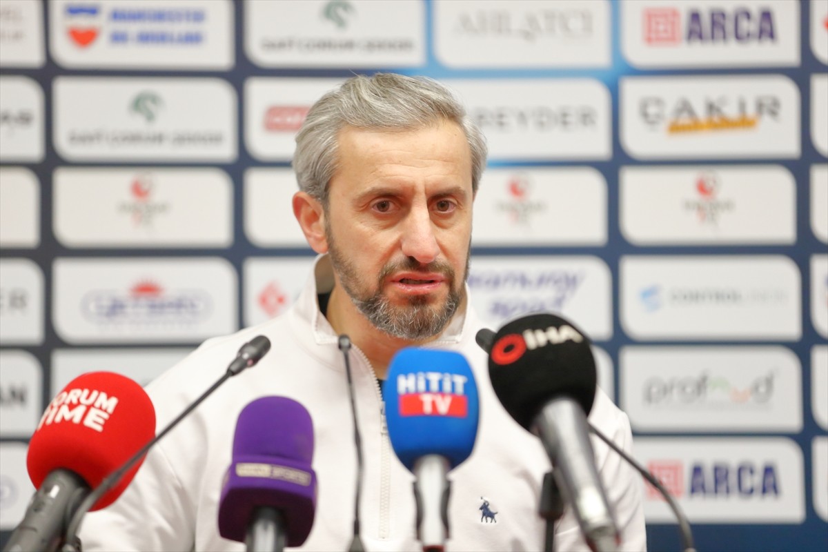 Trendyol 1. Lig'in 20. haftasında Ahlatı Çorum FK ile Central Hospital Ümraniyespor, Çorum Şehir...