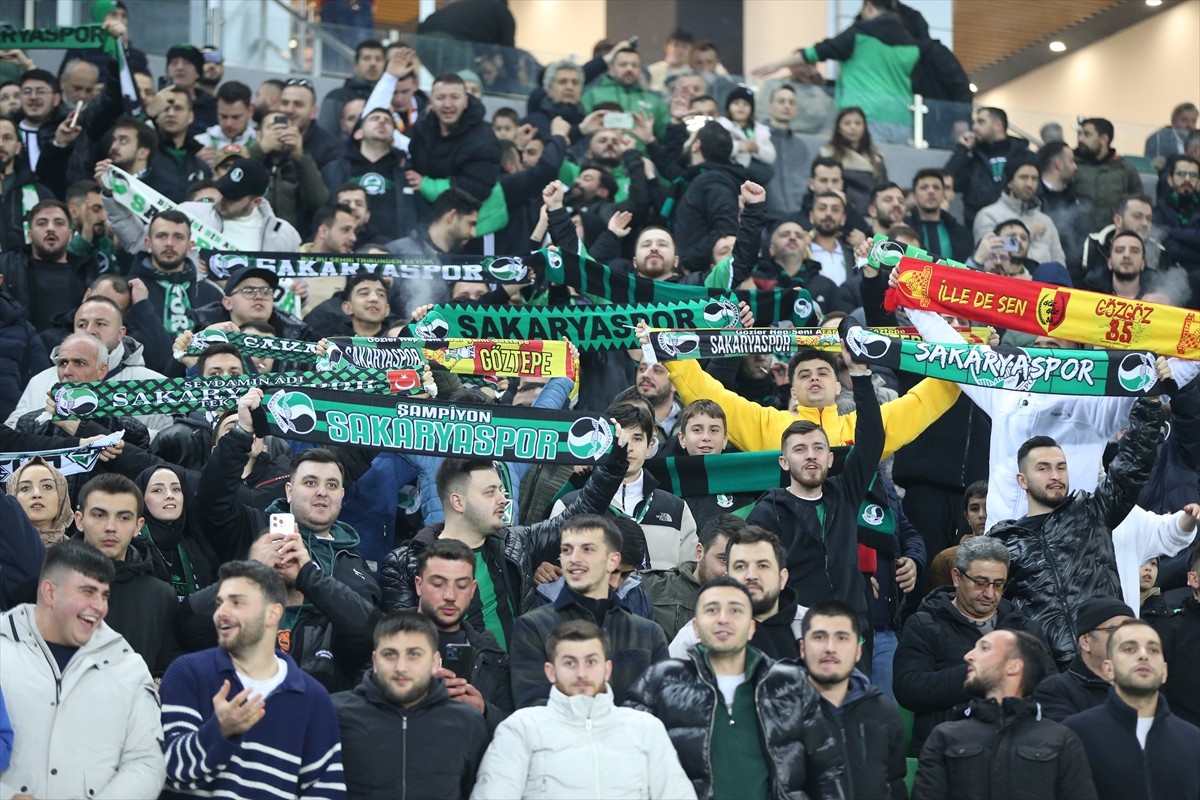 Trendyol 1. Lig'in 21. haftasında Sakaryaspor ile Manisa FK, Yeni Sakarya Atatürk Stadı'nda...