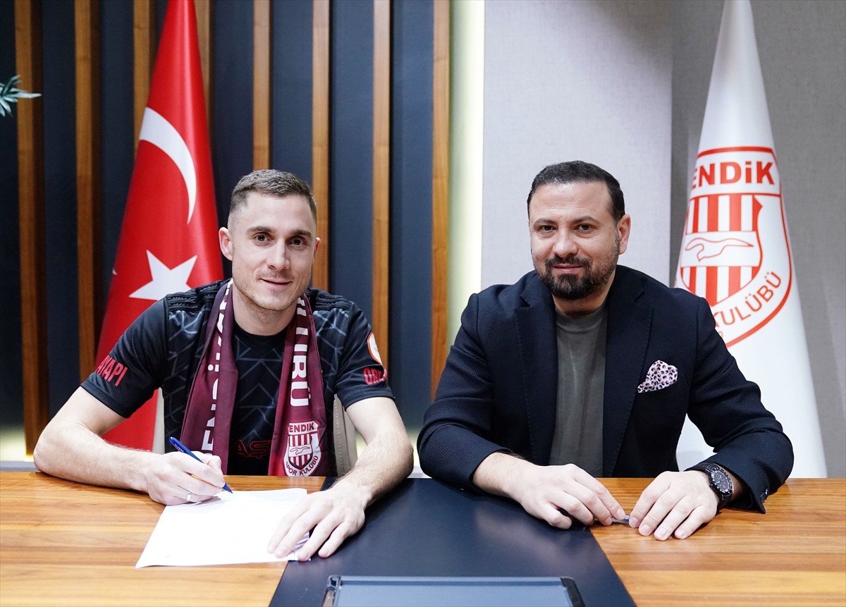 Trendyol 1. Lig ekiplerinden Siltaş Yapı Pendikspor, Sırbistanlı orta saha oyuncusu Djordje...