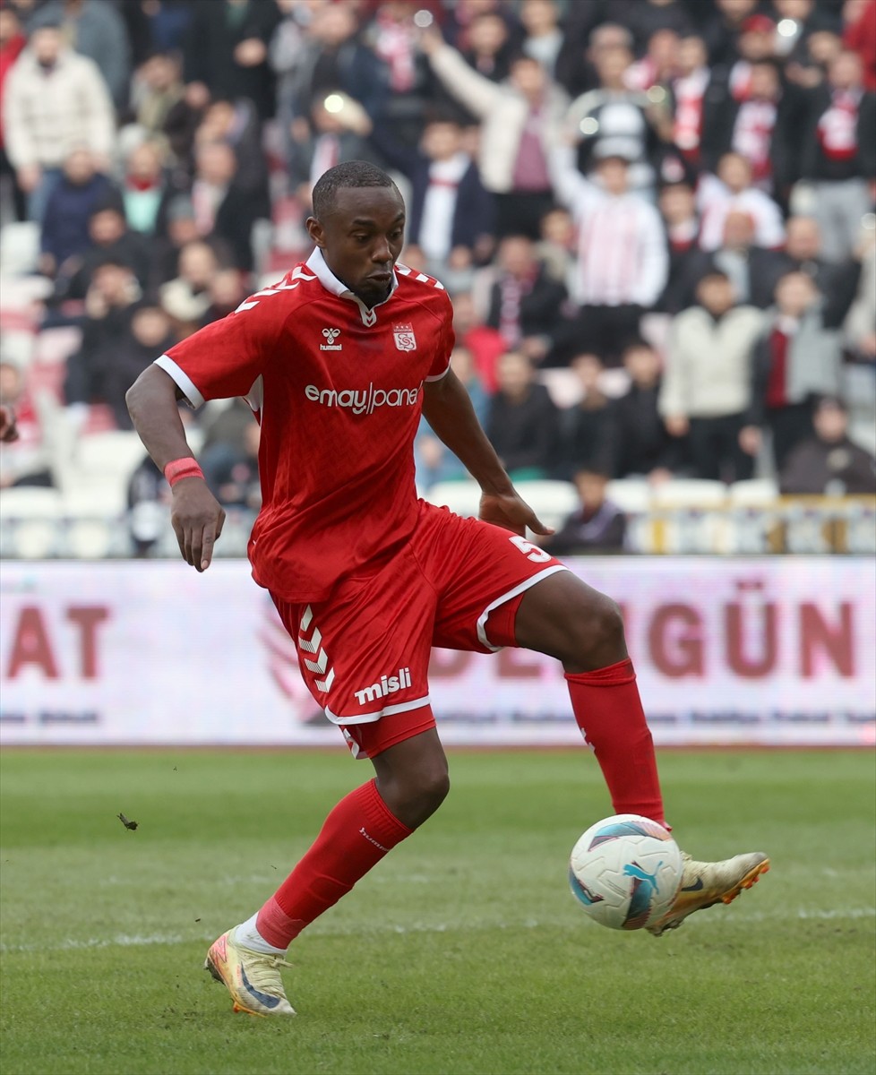 Trendyol Süper Lig'in 19. haftasında Net Global Sivasspor ile Corendon Alanyaspor, BG Grup 4 Eylül...