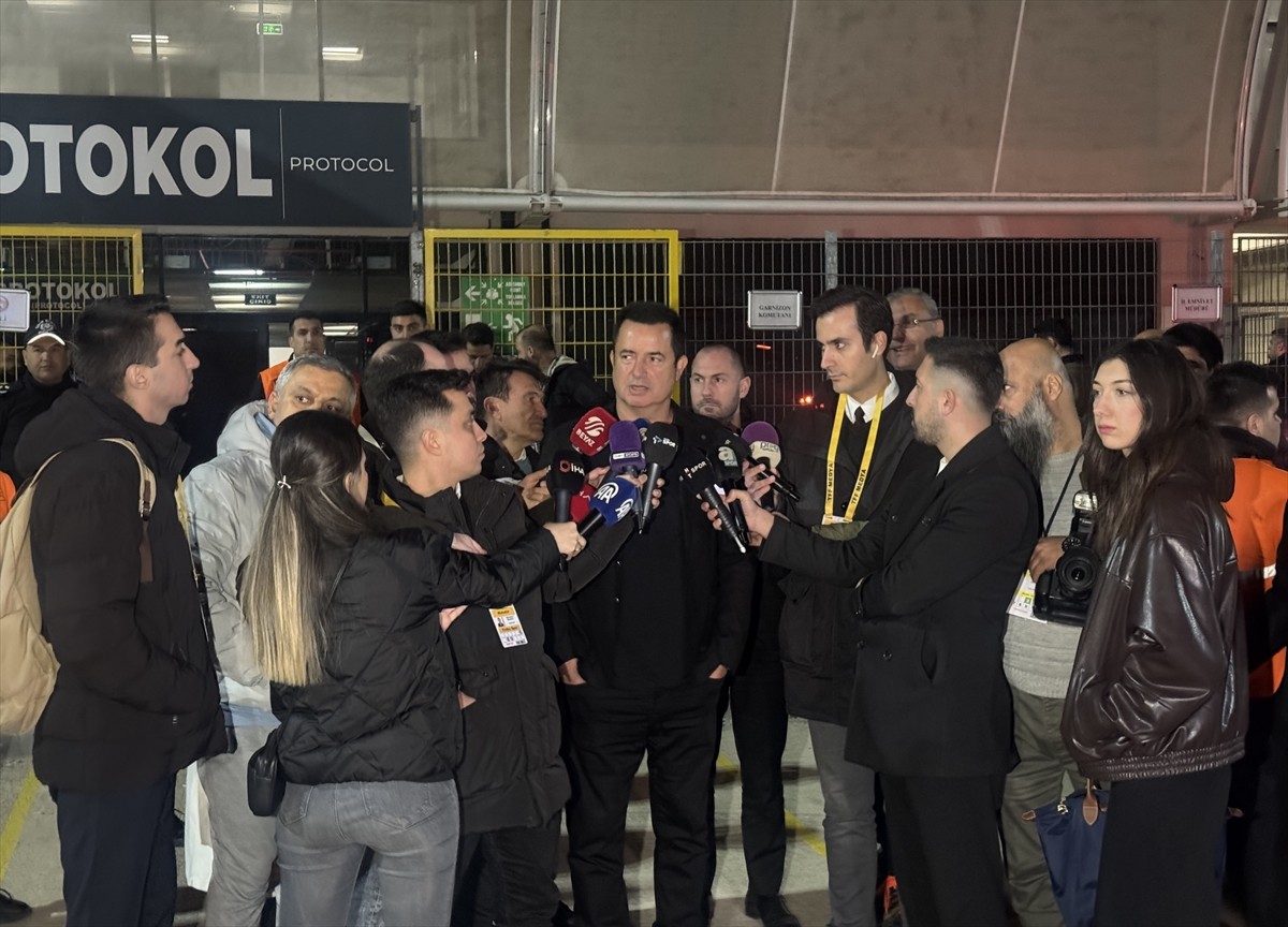 Trendyol Süper Lig'in 20. haftasında Adana Demirspor ile Fenerbahçe, Yeni Adana Stadyumu'nda...