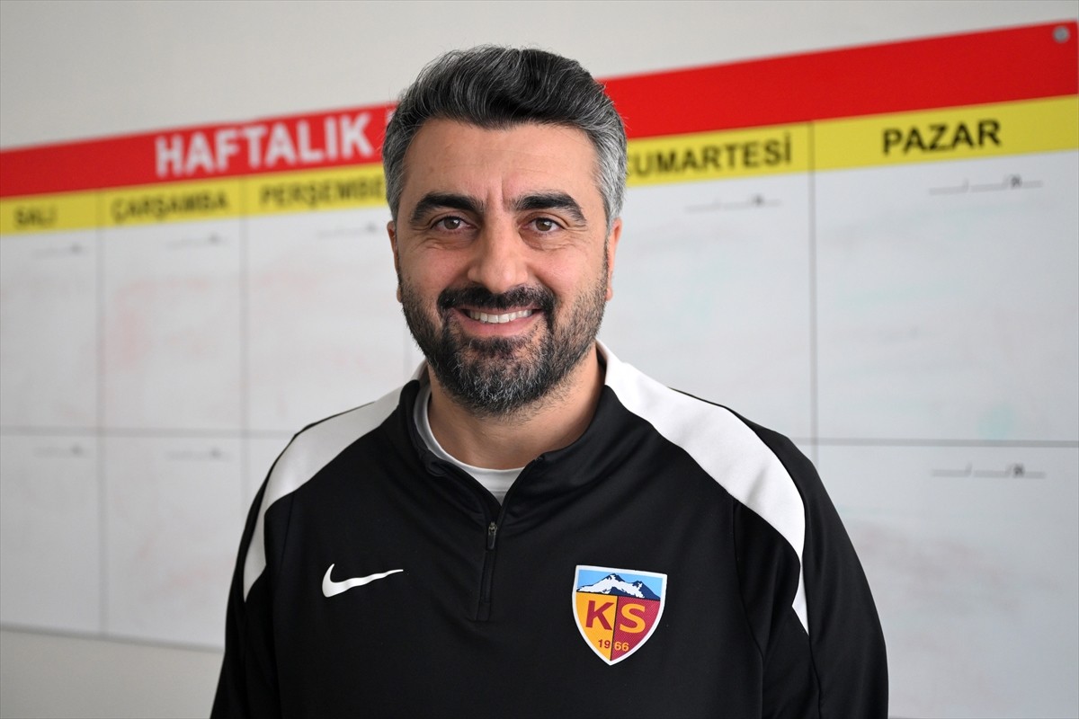 Trendyol Süper Lig ekiplerinden Bellona Kayserispor Teknik Direktörü Sinan Kaloğlu, AA muhabirine...