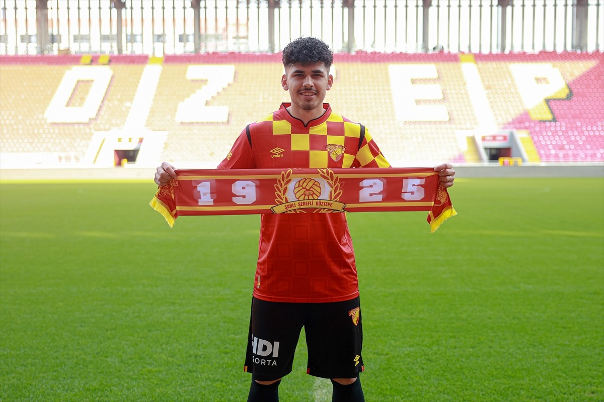 Trendyol Süper Lig ekiplerinden Göztepe, savunma oyuncusu Furkan Bayır'ı transfer etti.