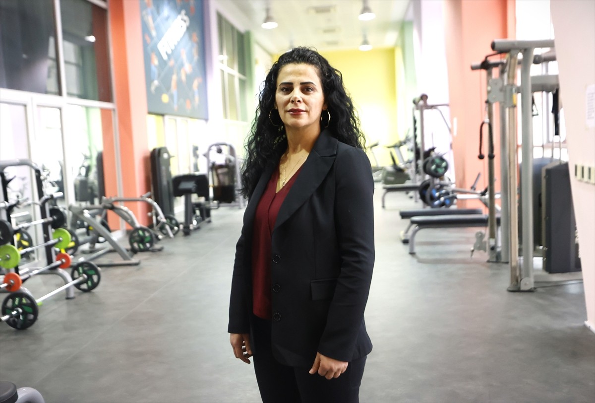 Türkiye'nin Avrupa Hentbol Federasyonu (EHF) kokartlı hakemi Mehtap Şimşek, 5 ay süren...