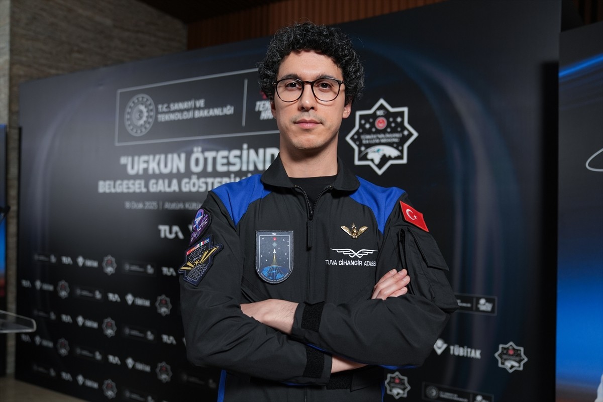 Türkiye'nin insanlı ilk uzay misyonunun anlatıldığı "Ufkun Ötesinde" belgeselinin galası yapıldı....