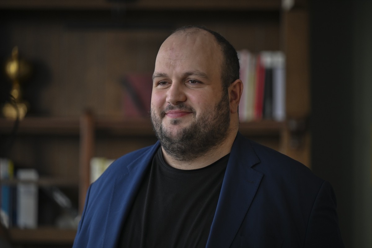 Türkiye Buz Hokeyi Federasyonu Başkanı Halit Albayrak, İstanbul'da başlayacak 18 Yaş Altı Kadınlar...