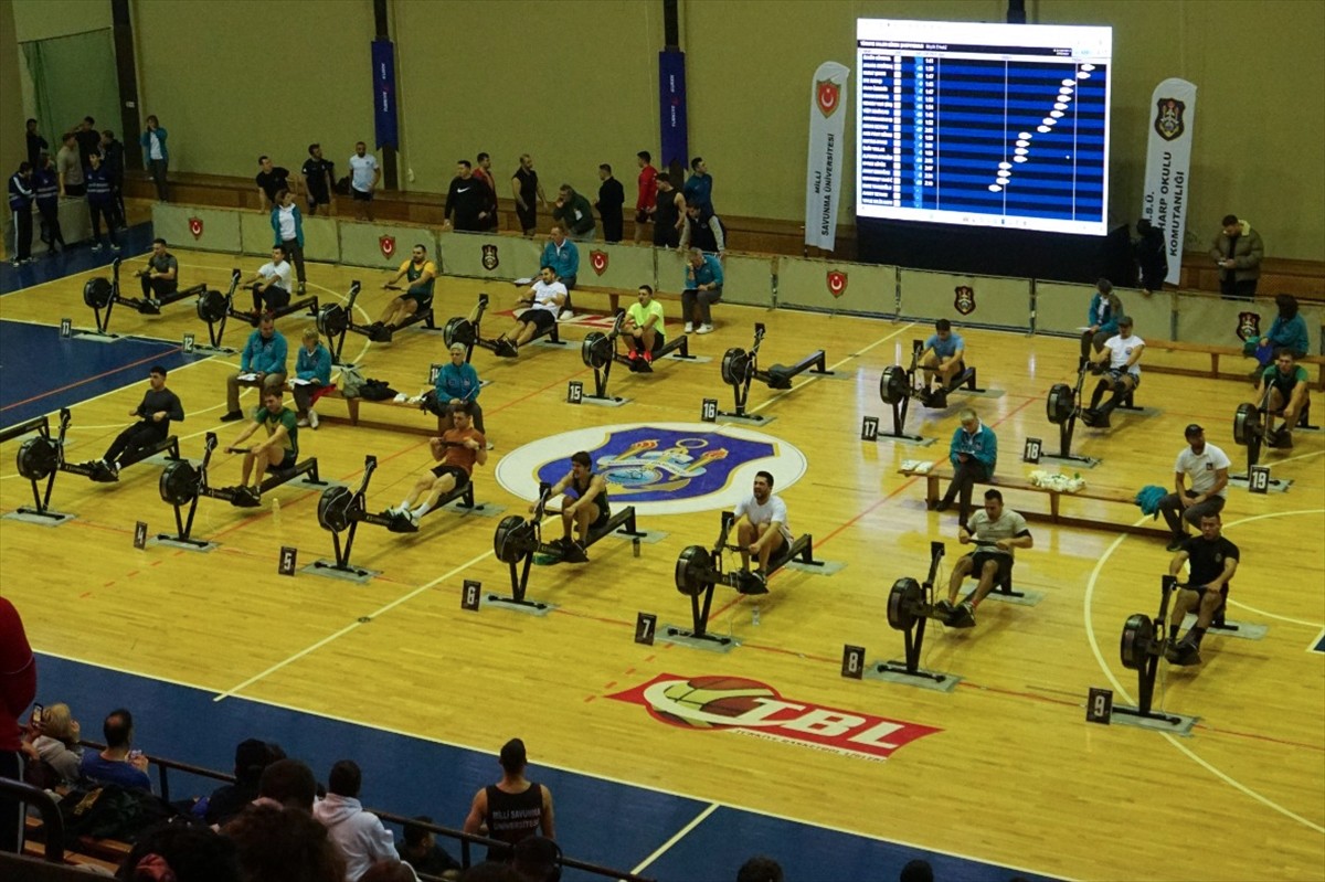 Türkiye Salon Kürek Şampiyonası (Ergometre), İstanbul'da yapıldı. Tuzla Deniz Harp Okulu'nda...