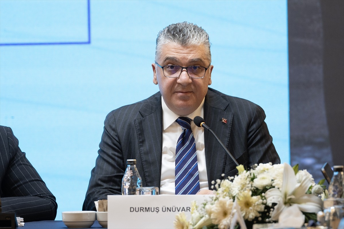 Ulaştırma ve Altyapı Bakan Yardımcısı Durmuş Ünüvar, Türkiye Odalar ve Borsalar Birliği'nde (TOBB)...