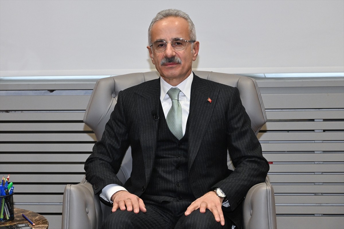Ulaştırma ve Altyapı Bakanı Abdulkadir Uraloğlu (fotoğrafta), kısa süre önce daimi yörüngesine...