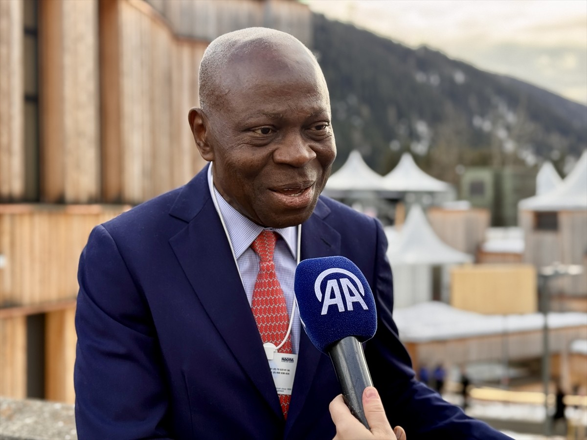 Uluslararası Çalışma Örgütü (ILO) Genel Direktörü Gilbert F. Houngbo, Dünya Ekonomik Forumu'nun...