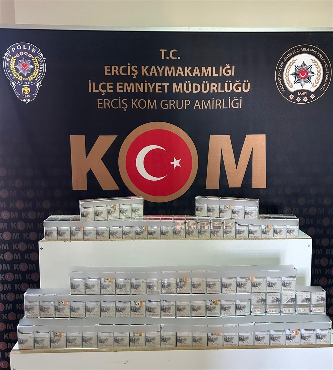 Van'da kaçakçılık operasyonlarında uzun namlulu silah ve çeşitli miktarda gümrük kaçağı malzeme...