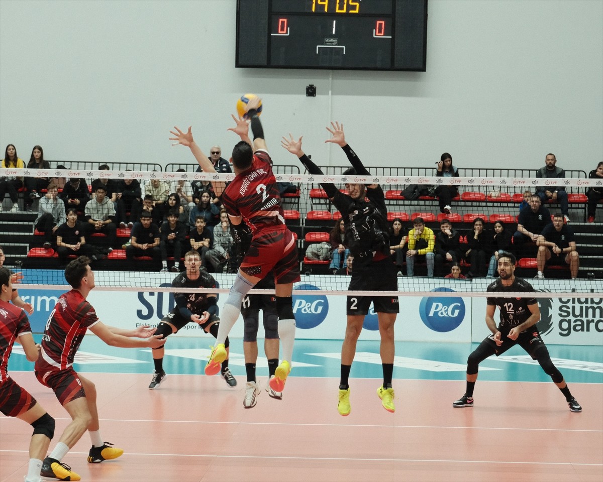Voleybol SMS Grup Efeler Ligi'nin 17. hafta maçında On Hotels Alanya Belediyespor, Kuşgöz İzmir...