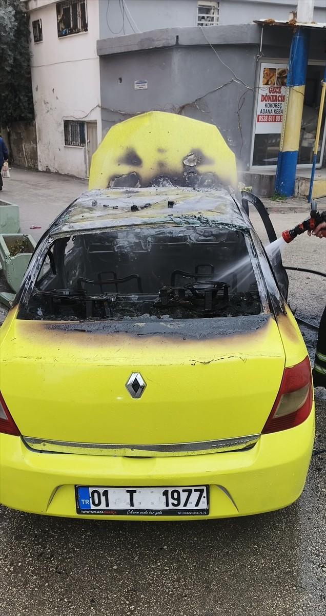 Adana'da bir taksi, kimliği belirsiz kişi tarafından ateşe verildi. İhbar üzerine olay yerine sevk...