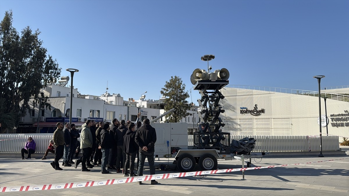 Afet ve Acil Durum Yönetimi Başkanlığınca (AFAD), Ege Denizi'nde devam eden deprem fırtınasının...