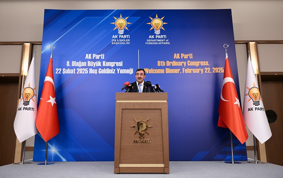 AK Parti'nin yarın yapılacak 8. Olağan Büyük Kongresine davet edilen yabancı ülke siyasi parti...