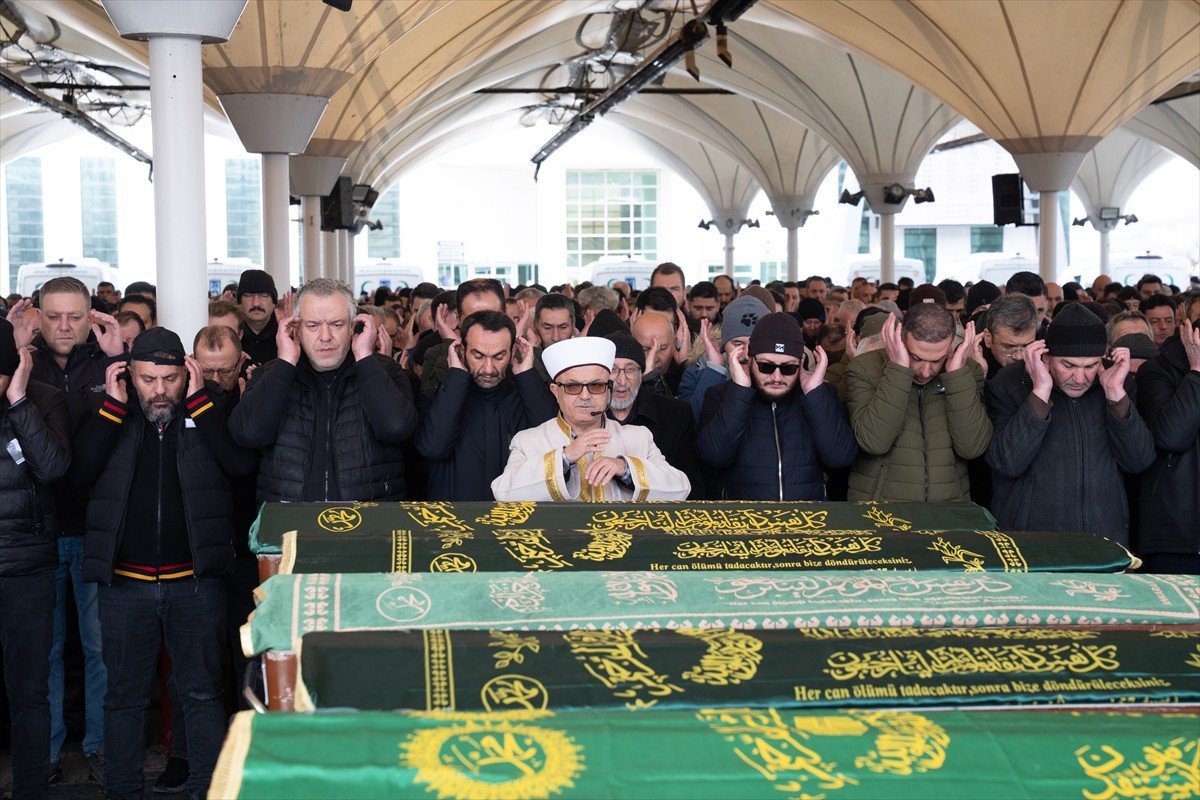 Ankara'nın Yenimahalle ilçesinde dün doğal gazdan zehirlenen aynı aileden 3 kişi için Ahmet Efendi...