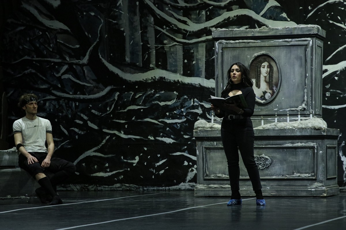 Ankara Devlet Opera ve Balesi (ADOB), Fransız yazar (oğul) Alexandre Dumas'ın 1848'de henüz 24...