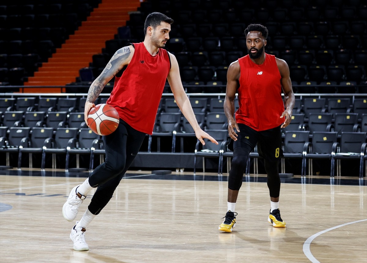 Basketbol ING Türkiye Kupası'nda Dörtlü Final'de elenen Mersinspor, ligdeki play-off hedefini...