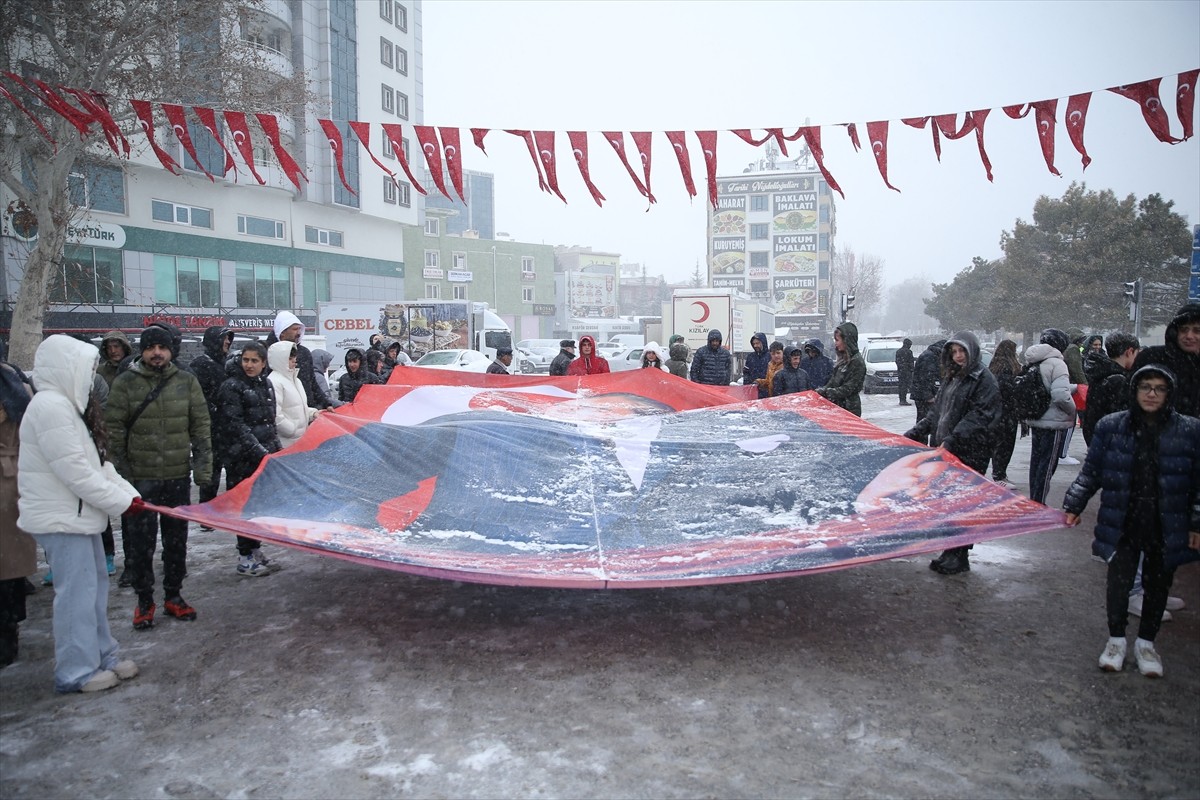 Büyük Önder Gazi Mustafa Kemal Atatürk'ün Niğde'ye gelişinin 91. yıl dönümü törenle...