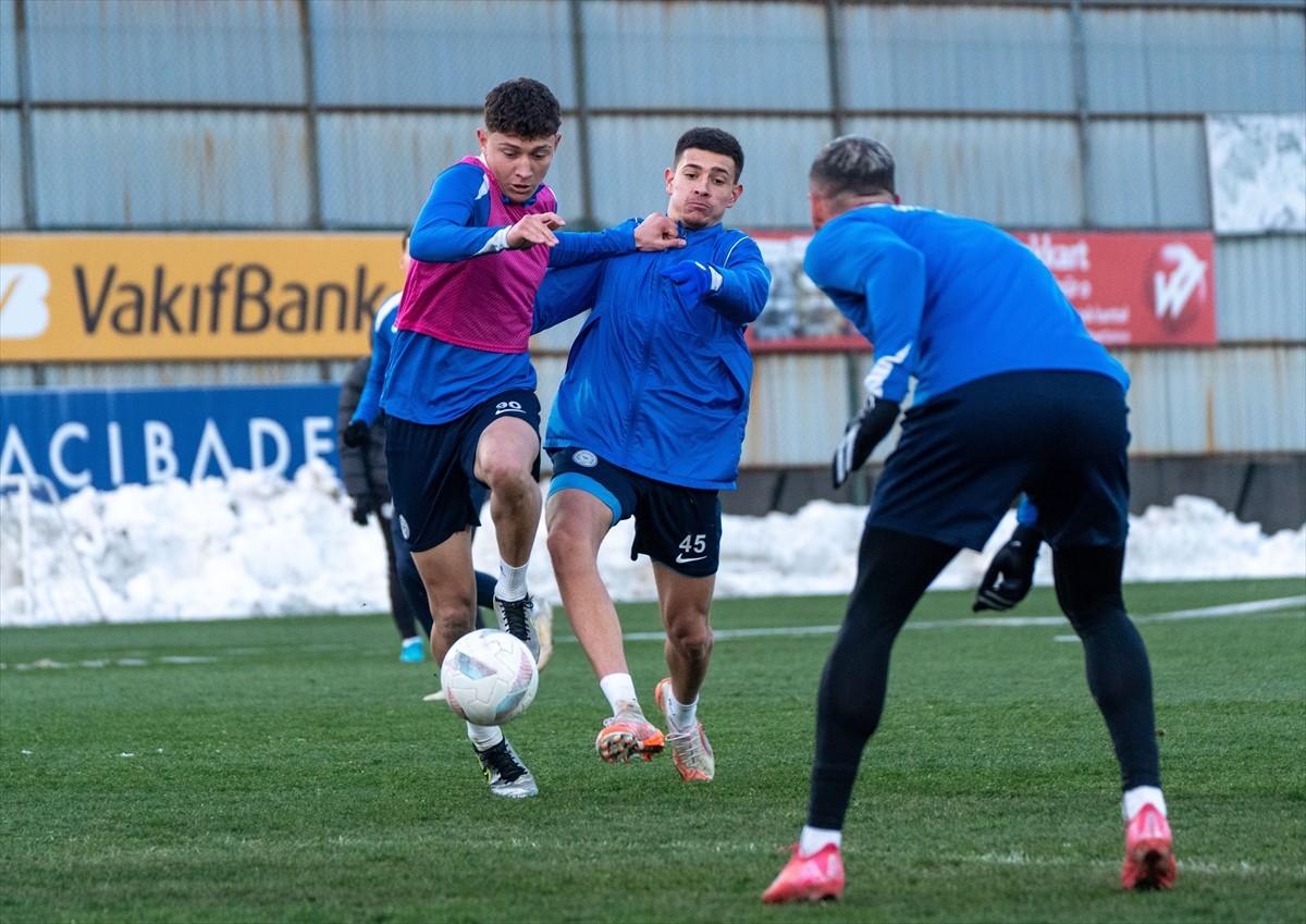 Çaykur Rizespor, Trendyol Süper Lig'in 26. haftasında sahasında Corendon Alanyaspor ile yapacağı...