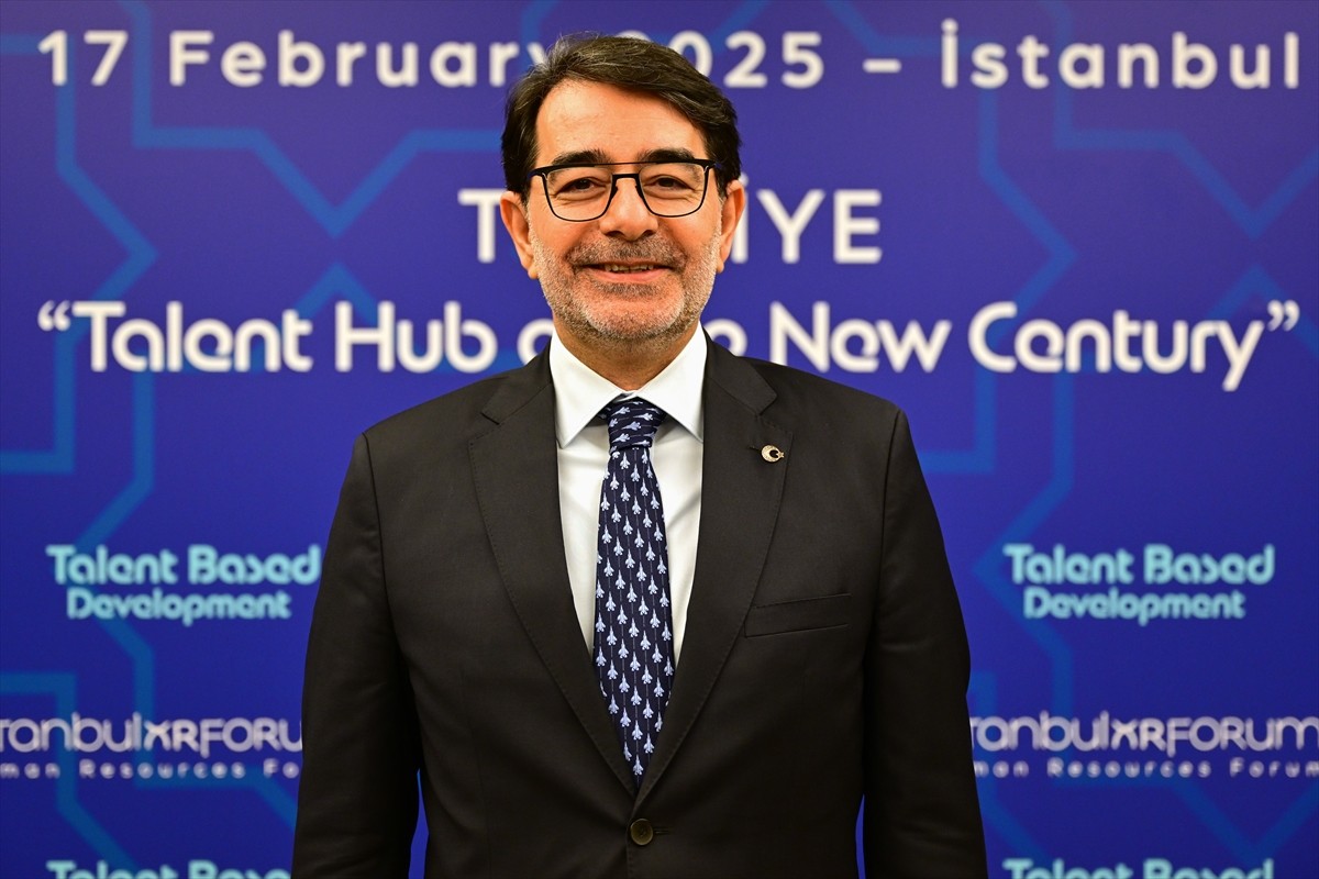 Cumhurbaşkanlığı İnsan Kaynakları Ofisi Başkanı Doç. Dr. Salim Atay, AA muhabirine açıklamalarda...