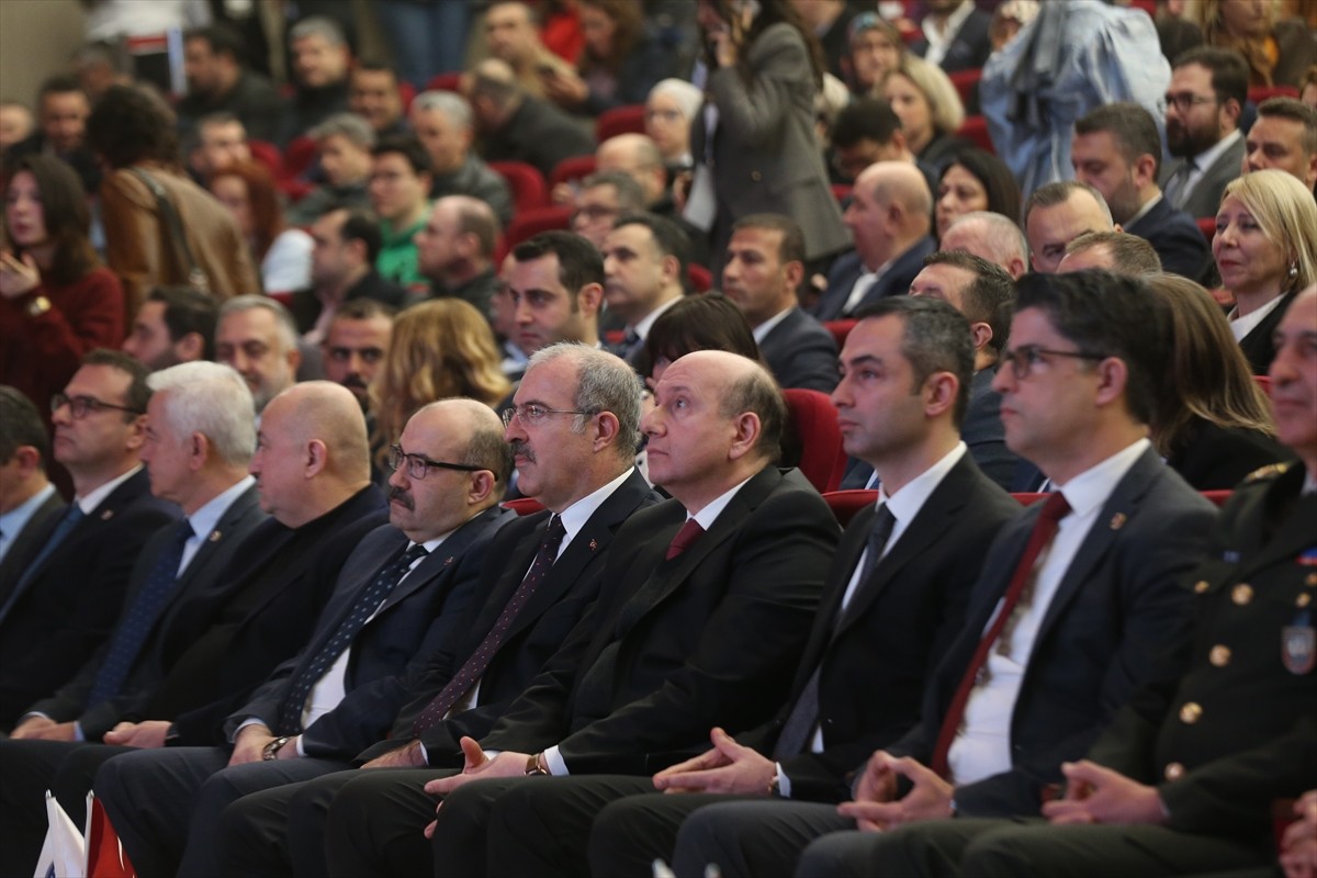 Cumhurbaşkanlığı İnsan Kaynakları Ofisi desteğiyle Çanakkale Onsekiz Mart Üniversitesi (ÇOMÜ) ev...