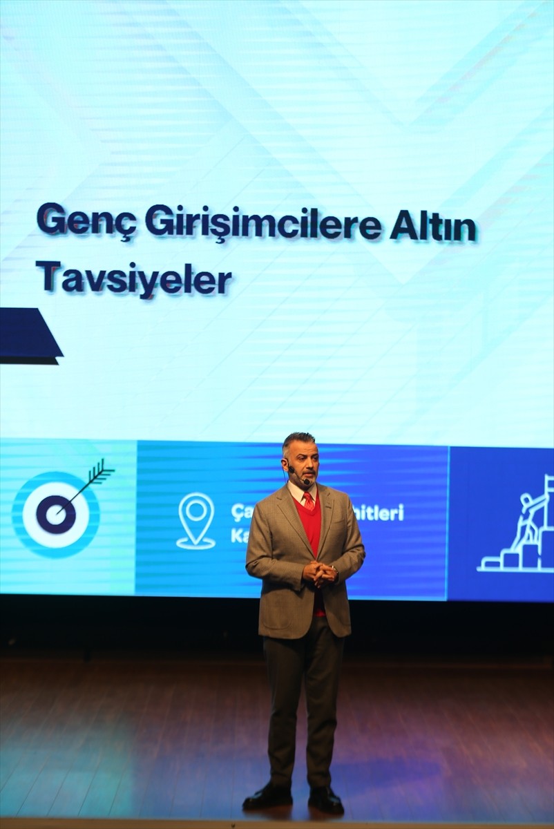 Cumhurbaşkanlığı İnsan Kaynakları Ofisinin desteğiyle Çanakkale Onsekiz Mart Üniversitesi (ÇOMÜ)...