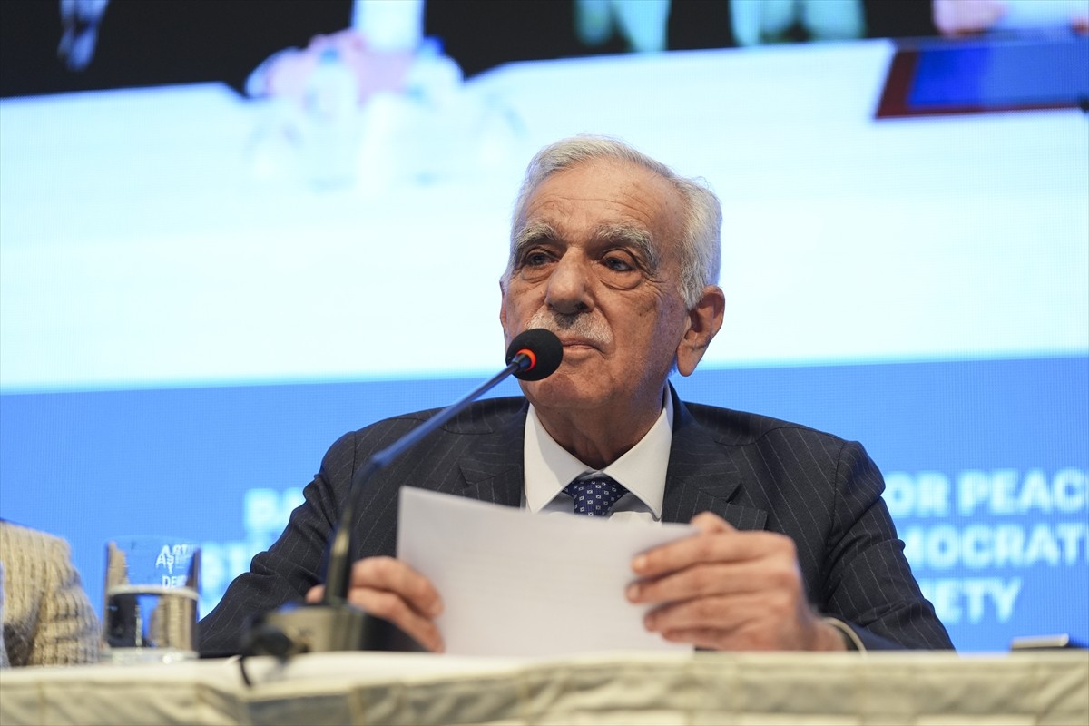 DEM Parti İmralı heyeti, İmralı&#039;ya gerçekleştirdikleri üçüncü ziyaretin ardından terör örgütü PKK...